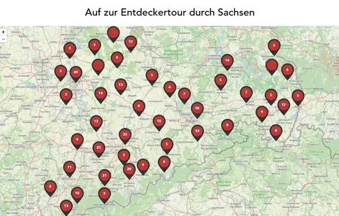 Ein Screenshot der Website Sachsens-museen-entdecken.de zeigt eine Karte Sachsens mit Markierungen an den Orten, an denen sich Museen befinden.
