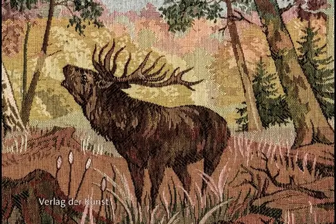Buch-Cover mit Bild eines gewebten Stoffes mit einem röhrenden Hirsch im Wald, darüber der Titel des Buches