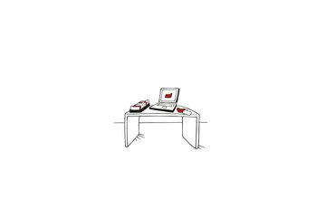 Ein Schreibtisch mit Laptop und Karteikarten