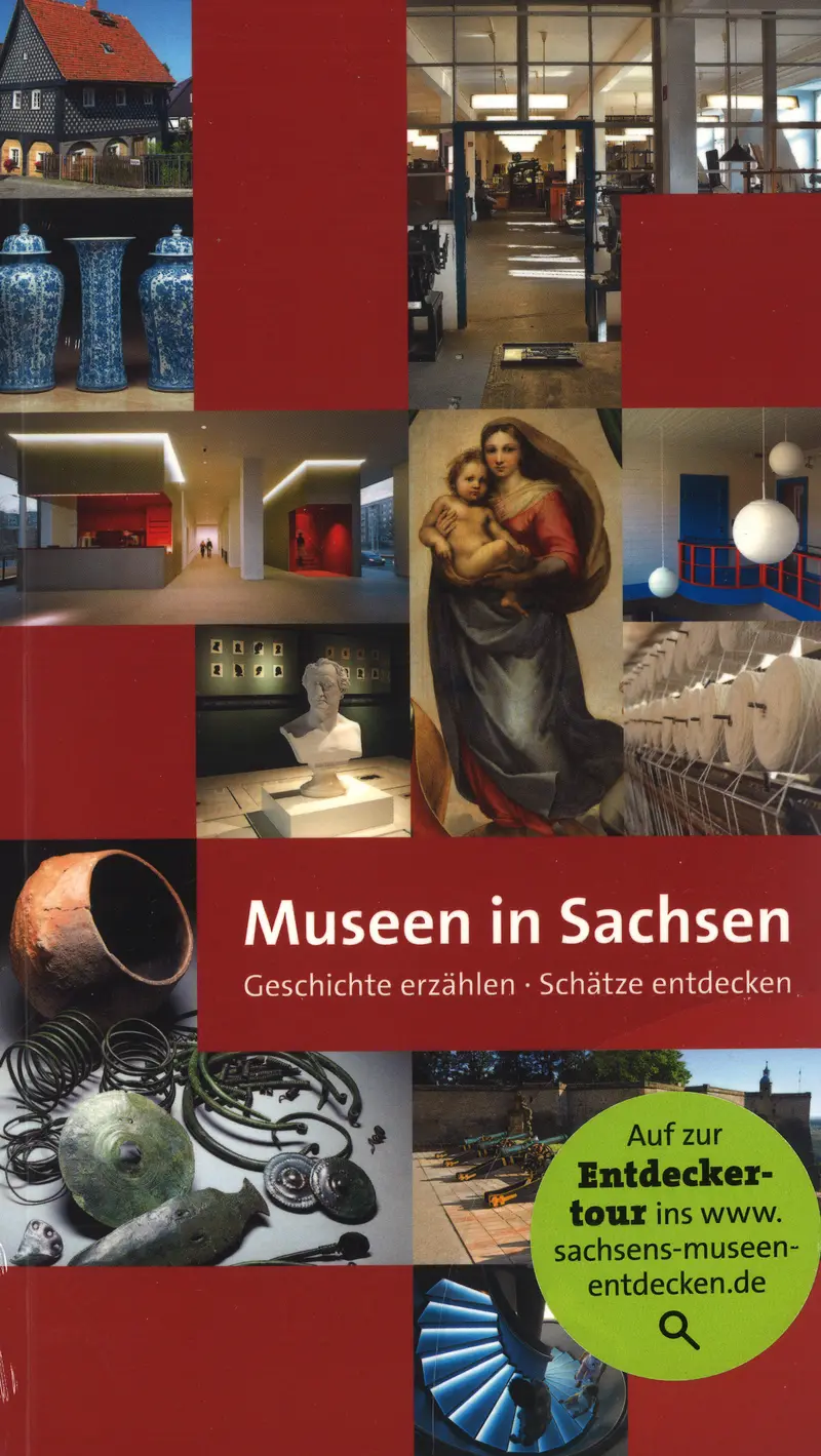 Buchcover mit kachel-artig angeordneten Fotos verschiedener Museumsansichten und -objekte. Auf dunkelrotem Untergrund steht der Titel "Museen in Sachsen – Geschichte erzählen – Schätze entdecken".